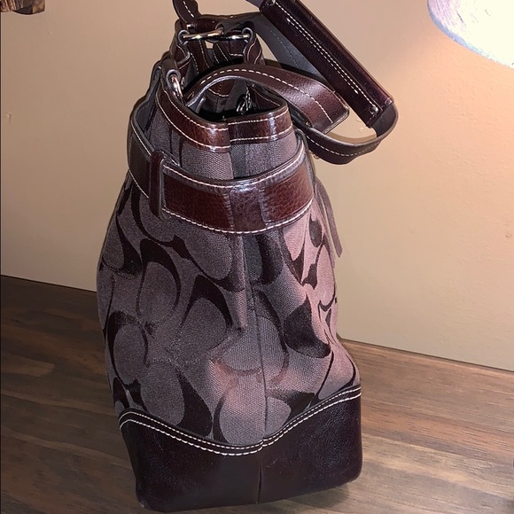 Coach Hampton Python Satchel. Serial # G06J-10264 - Picture 5 of 11